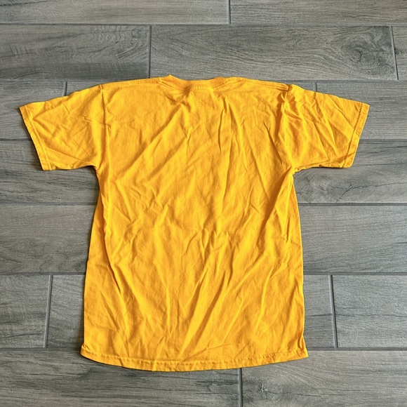 Elton John mustard tshirt - Picture 4 of 4
